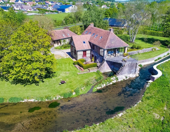 Ancien Moulin à vendre en bord de rivière à proximité de Dieppe en Normandie