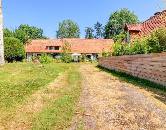 Maison de campagne à vendre au centre d'un village de Seine-Maritime