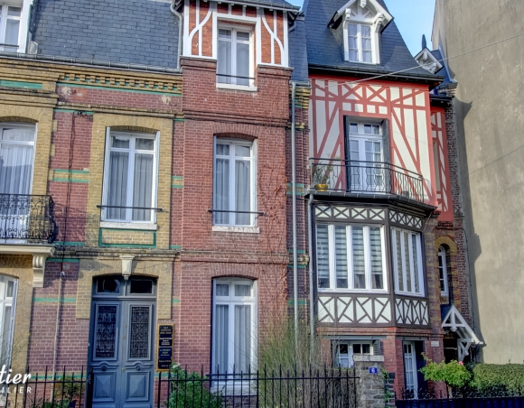 Maison de ville anglo-normande à Dieppe prox gare de Dieppe et centre