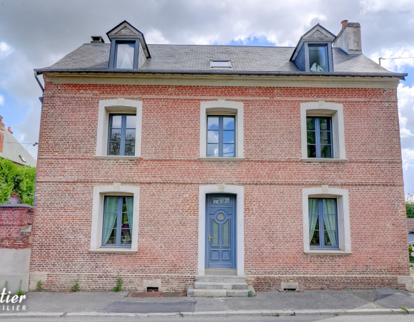 Maison de maître au centre d'un bourg dynamique proche de Dieppe
