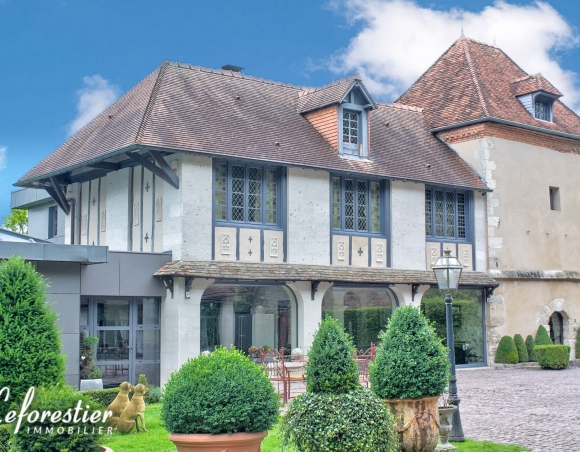 Grande propriété à vendre mêlant charme de l’ancien et modernité