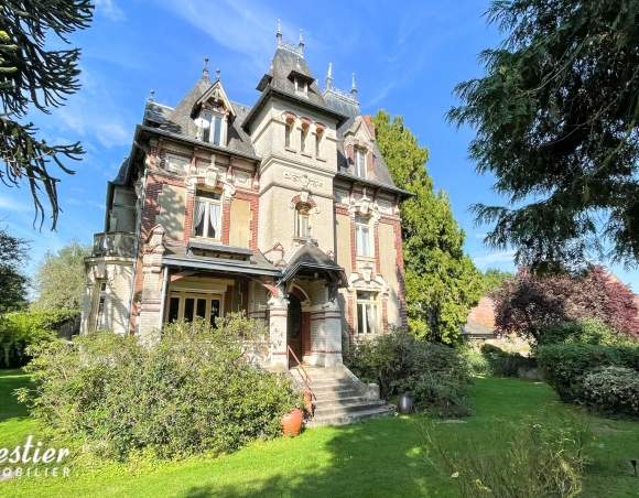 Authentique maison de style Art nouveau située à proximité de Beauvais