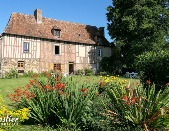 Ancien corps de ferme du XVIIe à vendre en Normandie