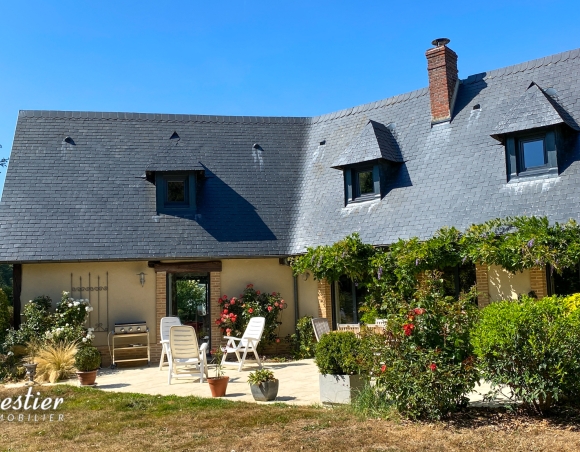 Chaleureuse et spacieuse maison normande avec piscine  à vendre sur l'axe Dieppe-Rouen