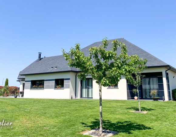 Maison d’architecte de haut standing à proximité de la mer