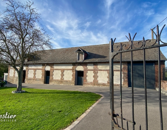 Ancien corps de ferme à vendre à 25 minutes de Dieppe