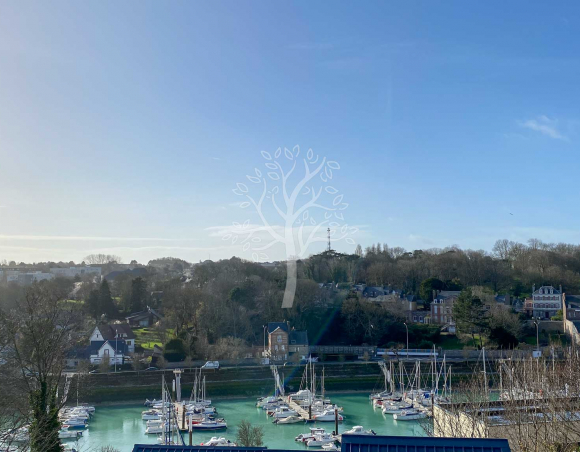 Maison 1930 divisée en deux appartements à vendre à st Valery en Caux