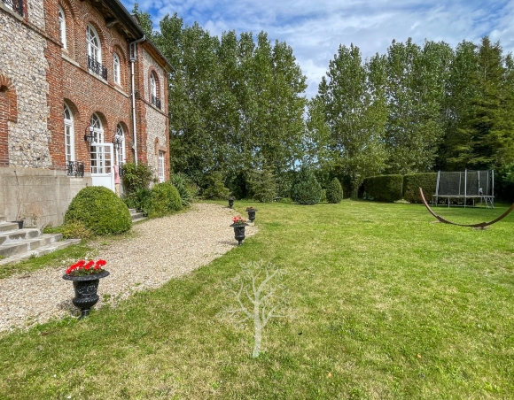 Manoir de charme à vendre dans un village de la côte d’albâtre, à deux pas des plages