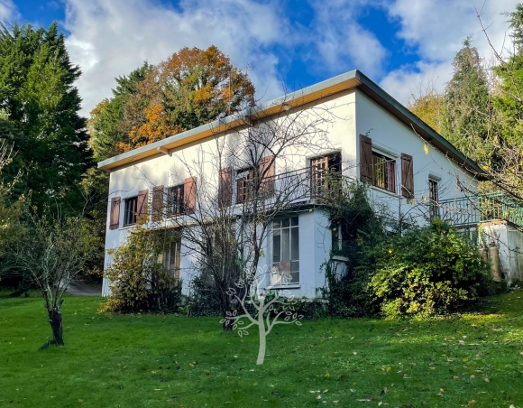 Maison de maçon à vendre à Pourville avec 3ha de bois