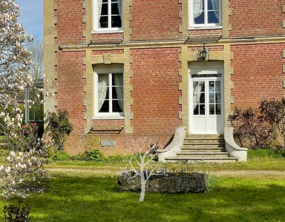 Maison de maître début XIXème siècle à vendre. Proximité. Dieppe