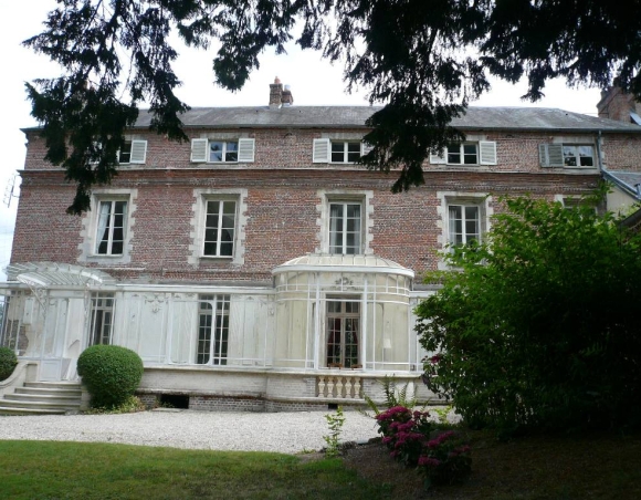 Maison de Maître dans bourg tous commerces 76 Dieppe