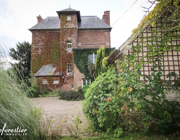 Maison de caractère à vendre avec dépendances à Duclair, entre Rouen et Le Havre, face à la Seine