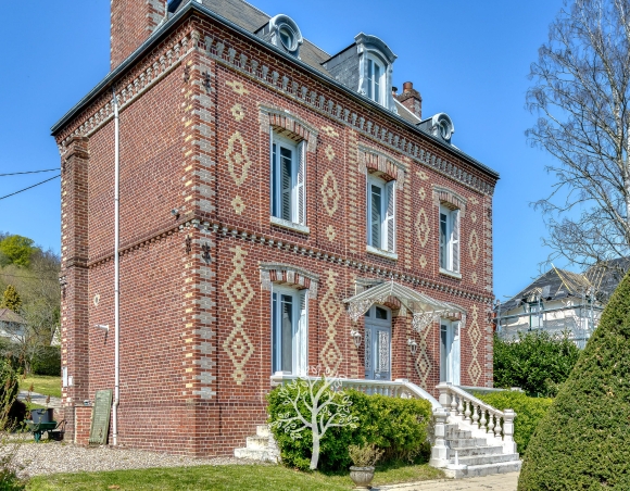 Maison de caractère avec vue Seine à vendre