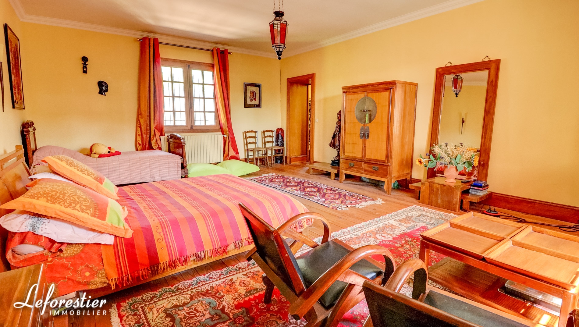 Demeure de style anglo-normand avec piscine