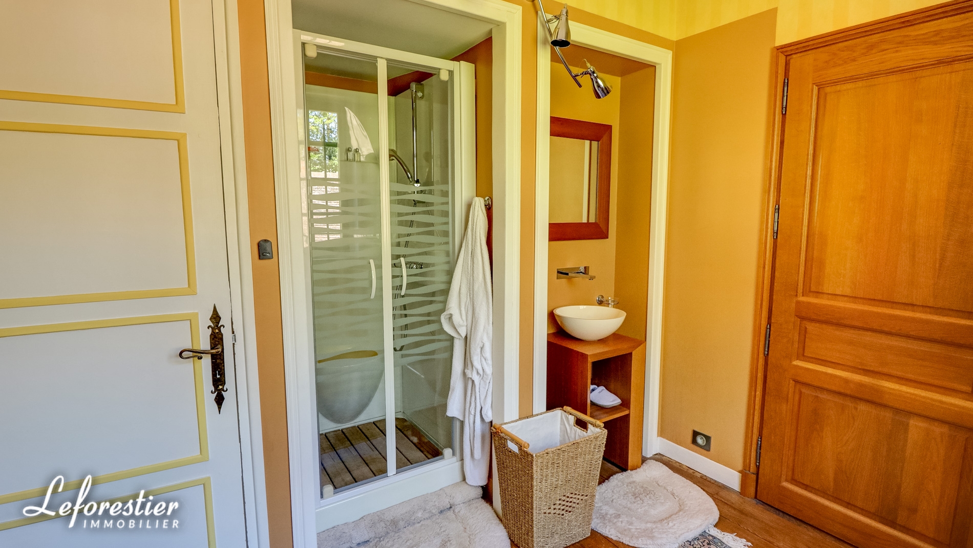 Demeure de style anglo-normand avec piscine