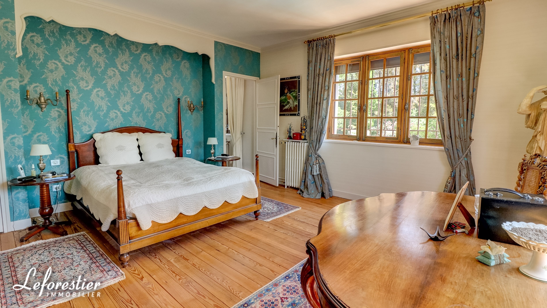 Demeure de style anglo-normand avec piscine