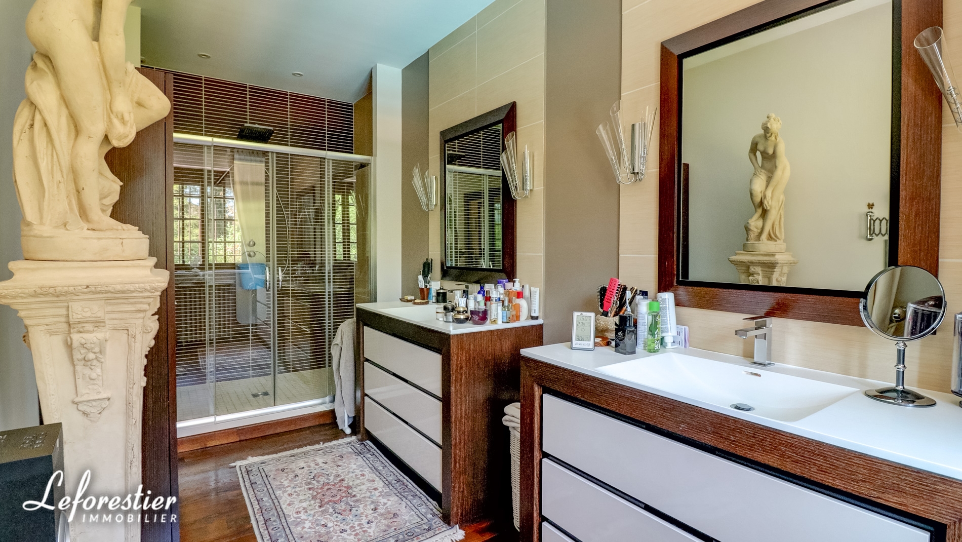 Demeure de style anglo-normand avec piscine