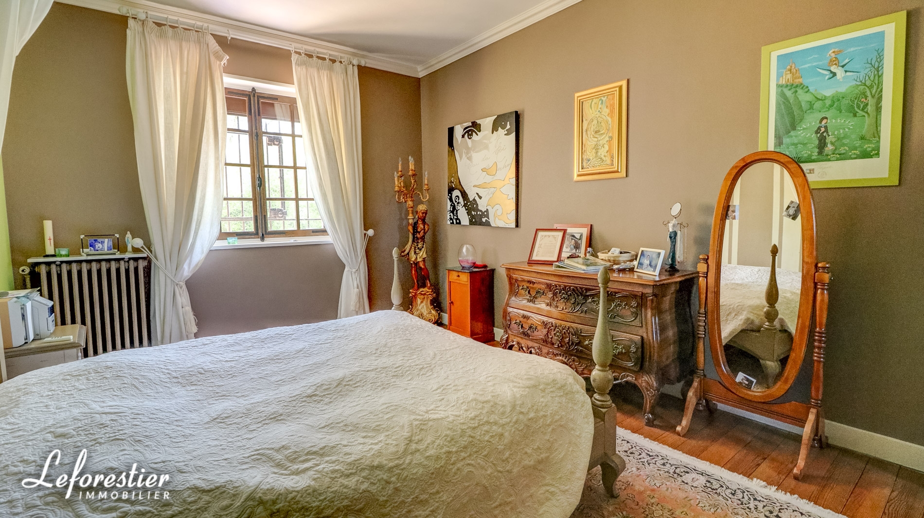 Demeure de style anglo-normand avec piscine