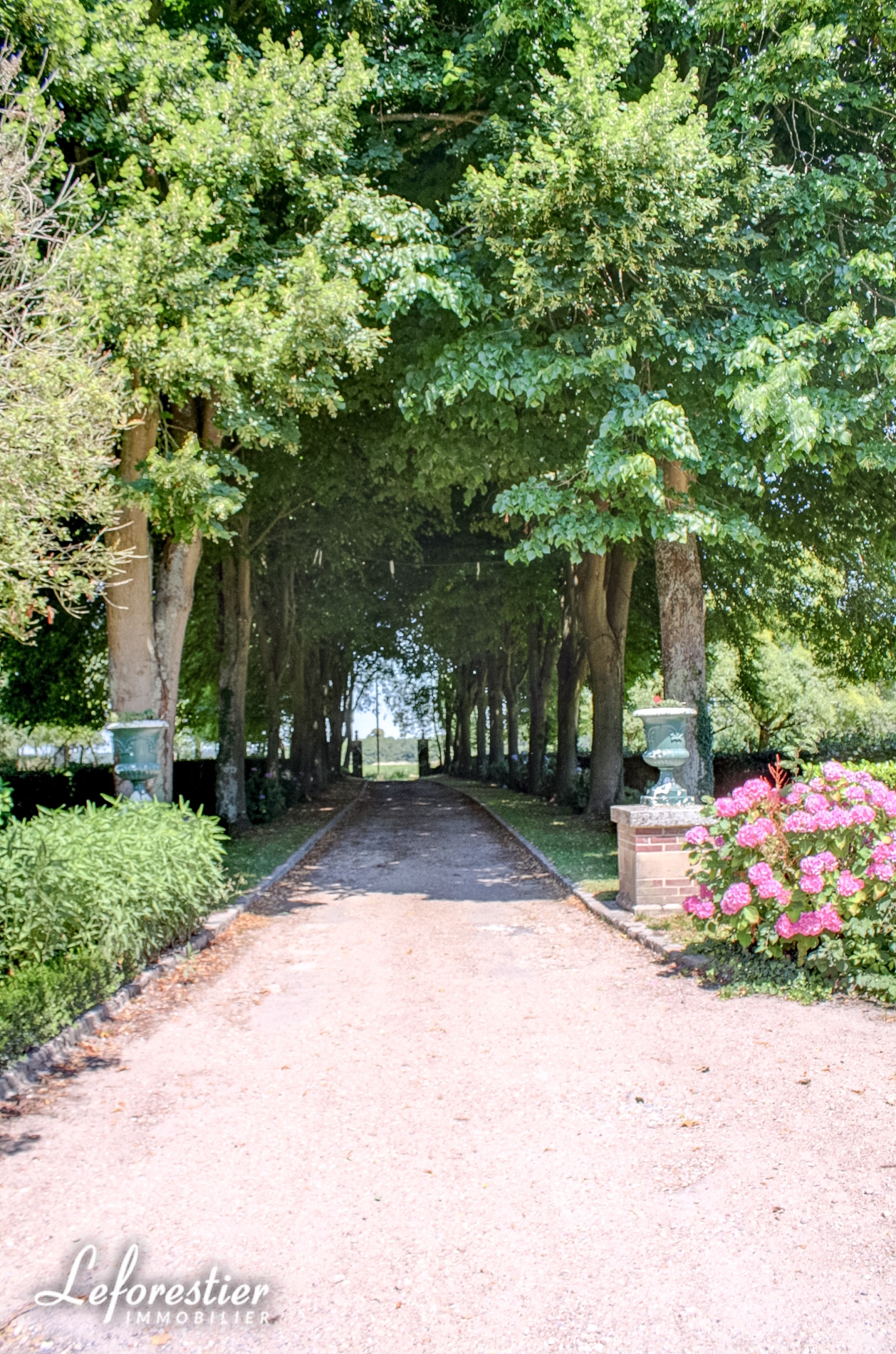 Demeure de prestige à vendre au cœur du pays de Caux avec salle de réception