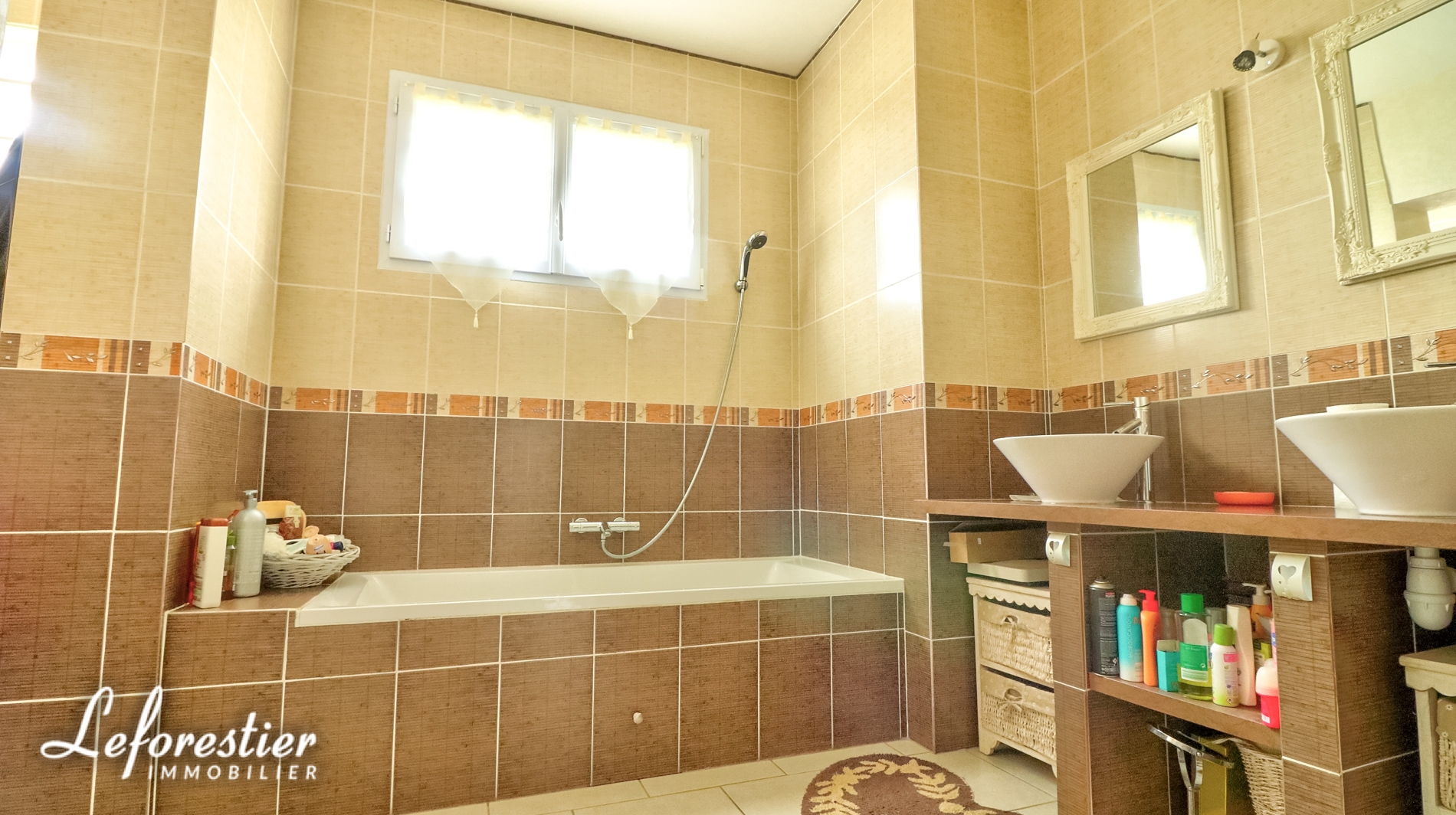 Maison contemporaine à vendre proche de Tôtes avec 1ha de terrain