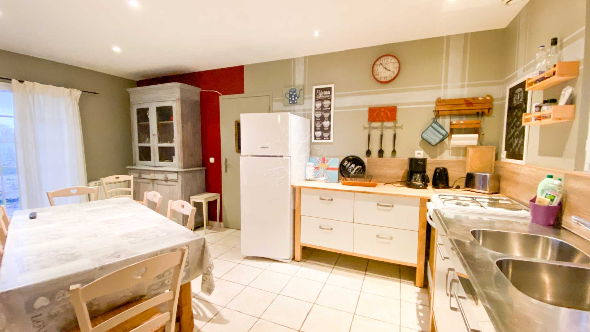 Demeure de caractère à vendre. Magnifique clos masure préservé avec gîtes