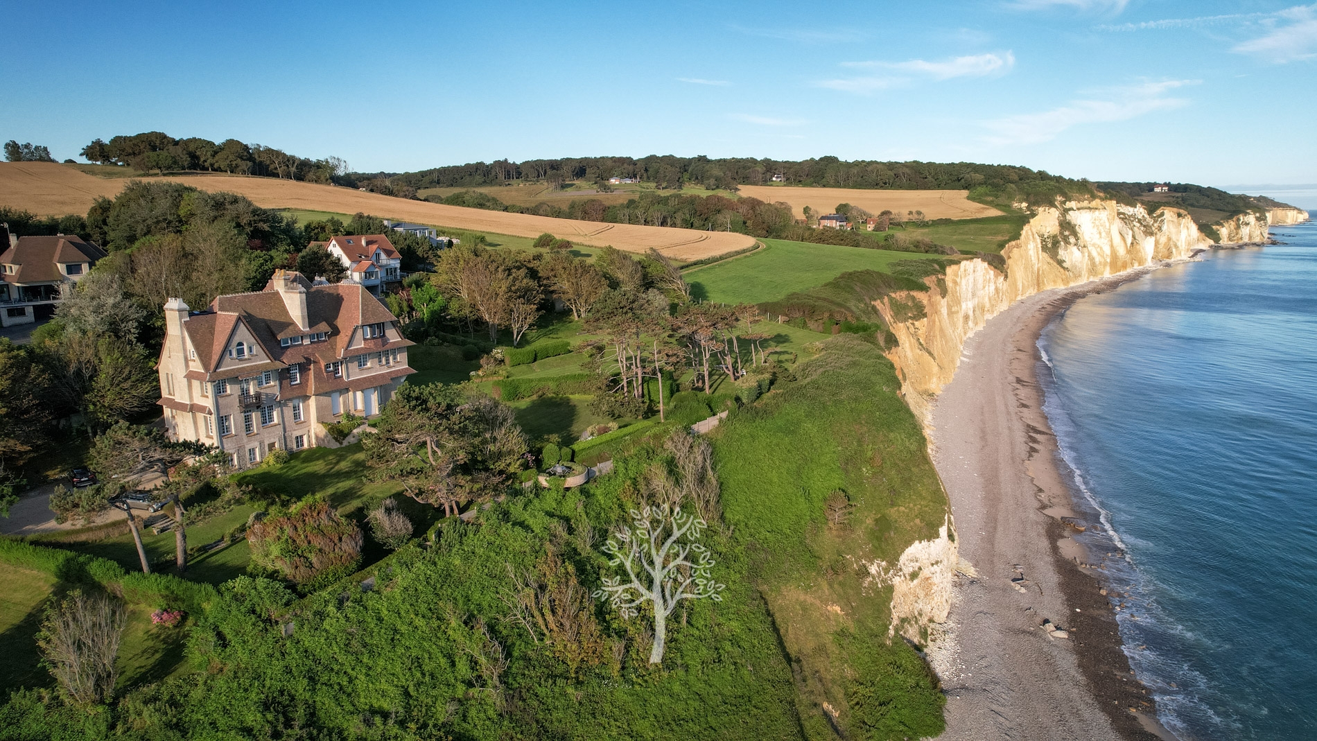 Un appartement à vendre dans une sublime villa des années 30, vue mer