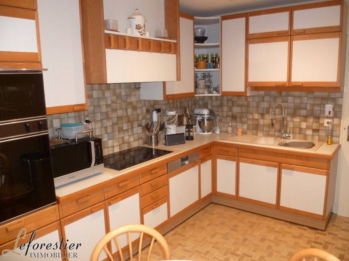 Maison de caractère avec bois et rivière  quatre chambres à vendre en Normandie 4833