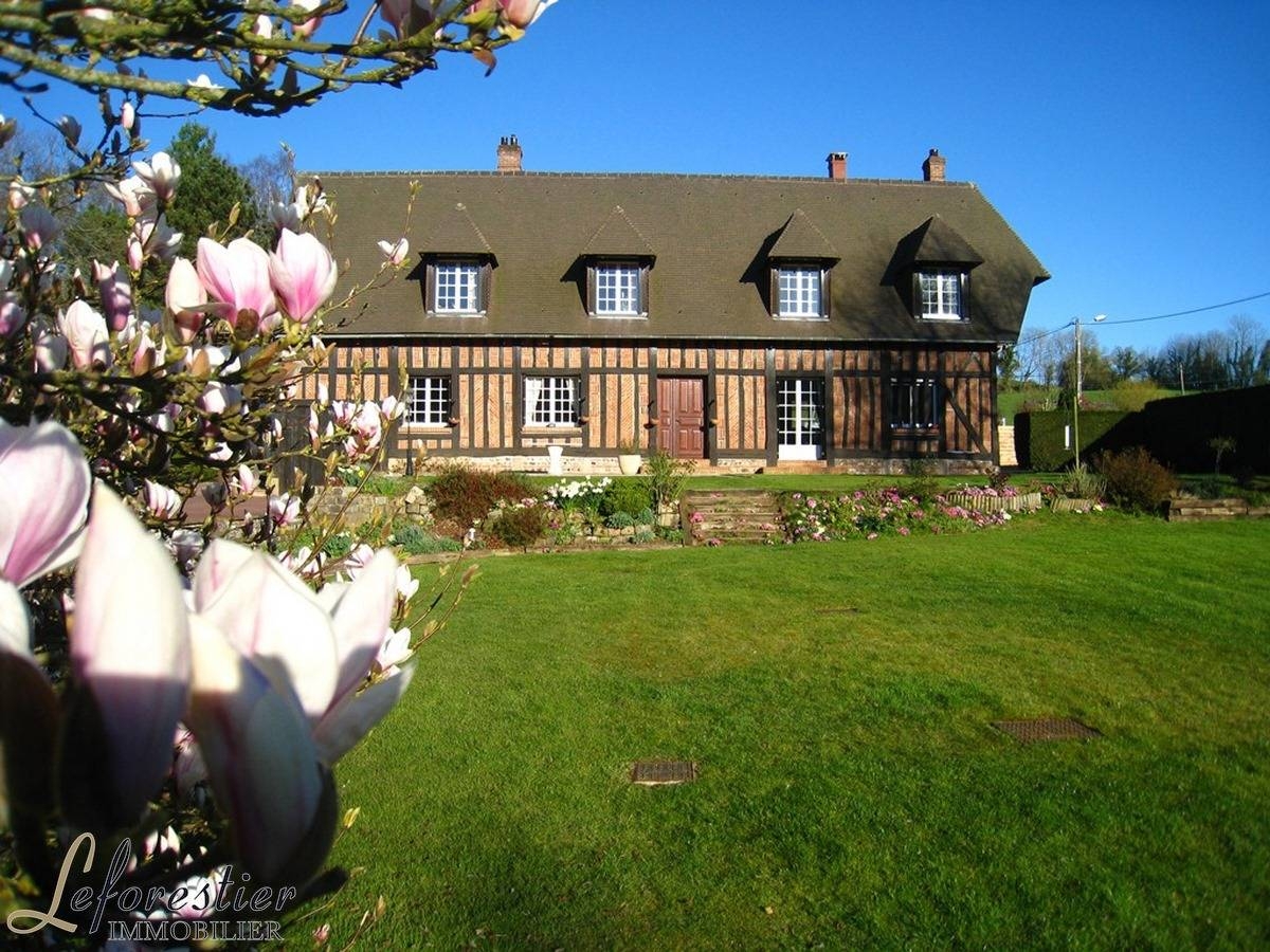 Maison de caractère avec bois et rivière  quatre chambres à vendre en Normandie 4833