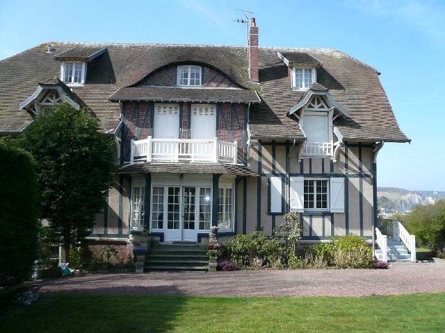 Appartement duplex dans villa anglo-normande vue mer prox. Dieppe