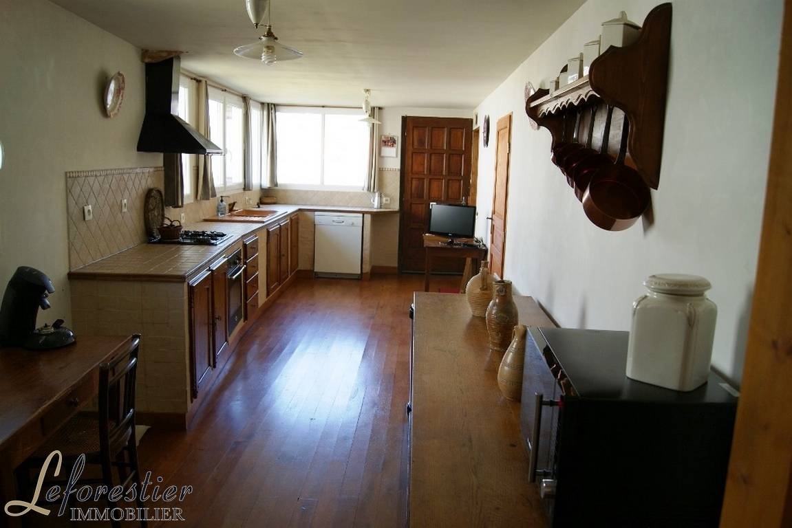 Ancien corps de ferme dans bourg tous commerces Neufchâtel en Bray  4842