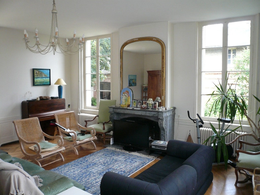 Maison de Maître dans bourg tous commerces 76 Dieppe