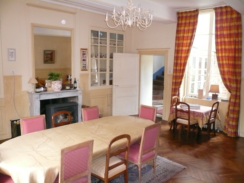 Maison de Maître dans bourg tous commerces 76 Dieppe