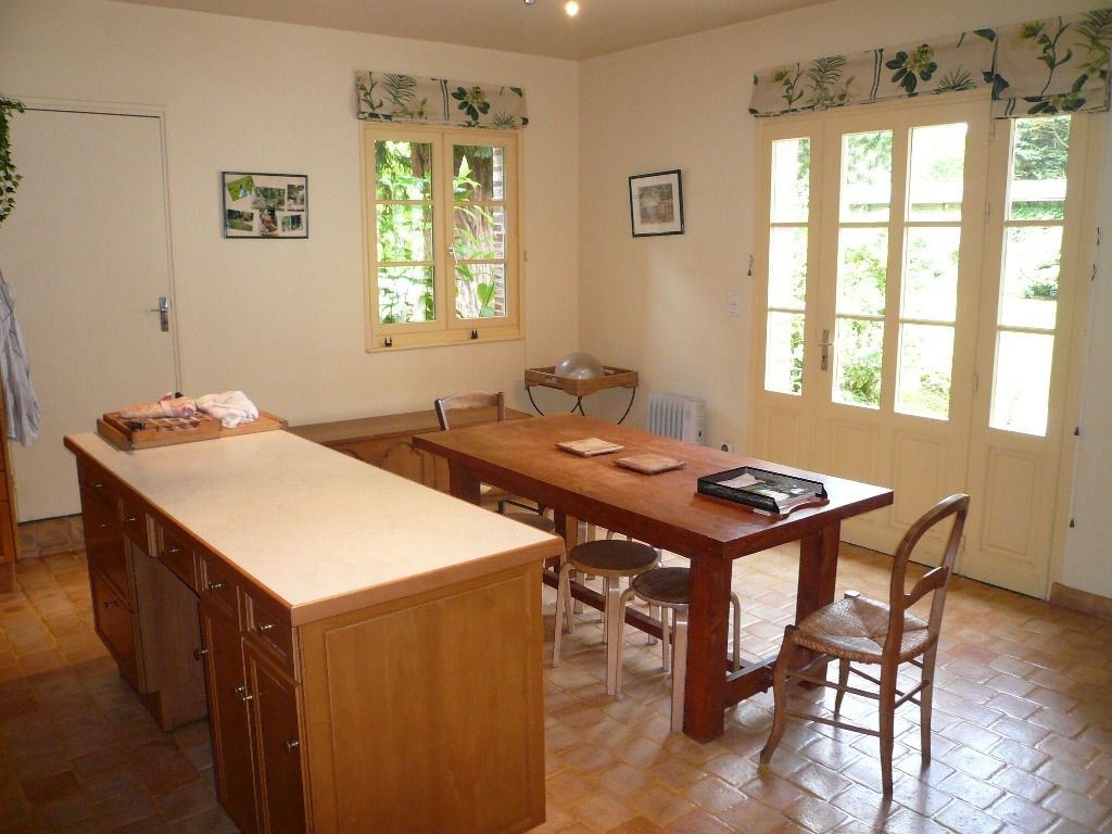 Maison de Maître dans bourg tous commerces 76 Dieppe