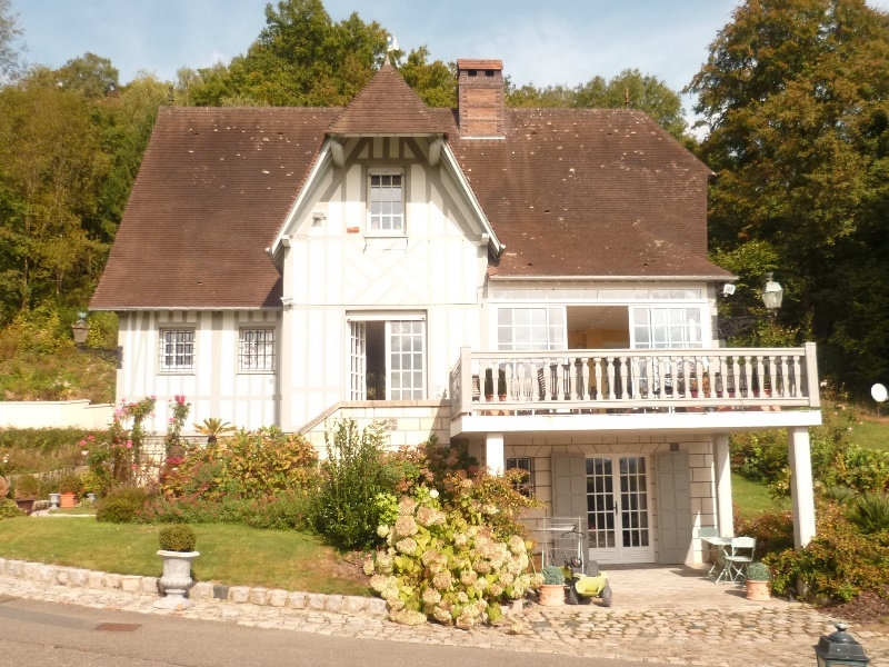 Propriété de caractère Piscine Dépendances à Villequier