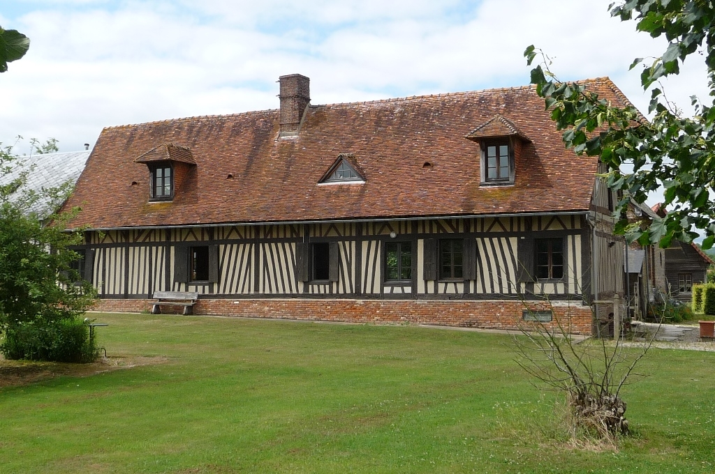 Vendu Propriété équestre ancien corps de ferme Neufchâtel en Bray 4710