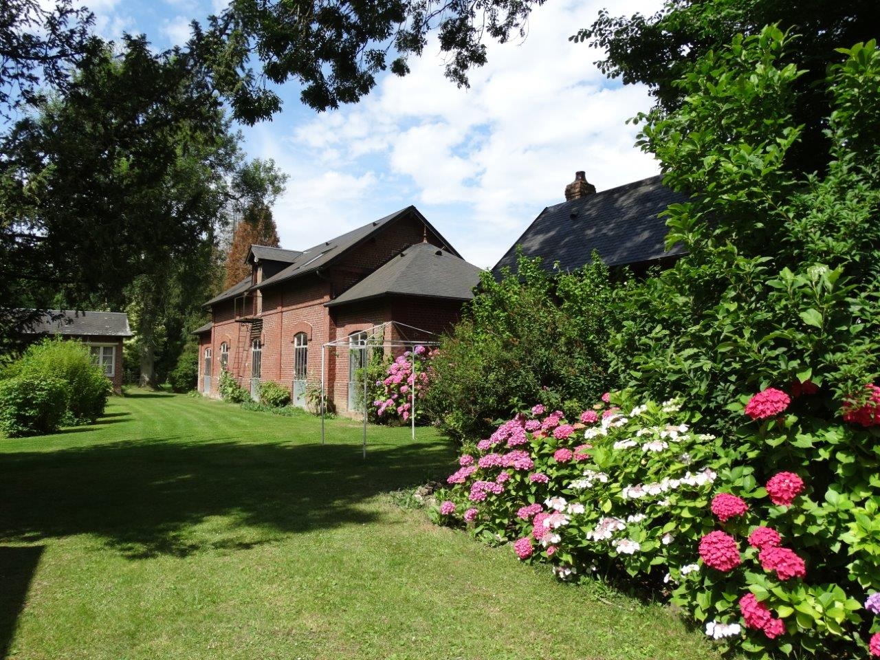 VENDU Maison de maître Nombreuses dépendances 76 Pays de Caux