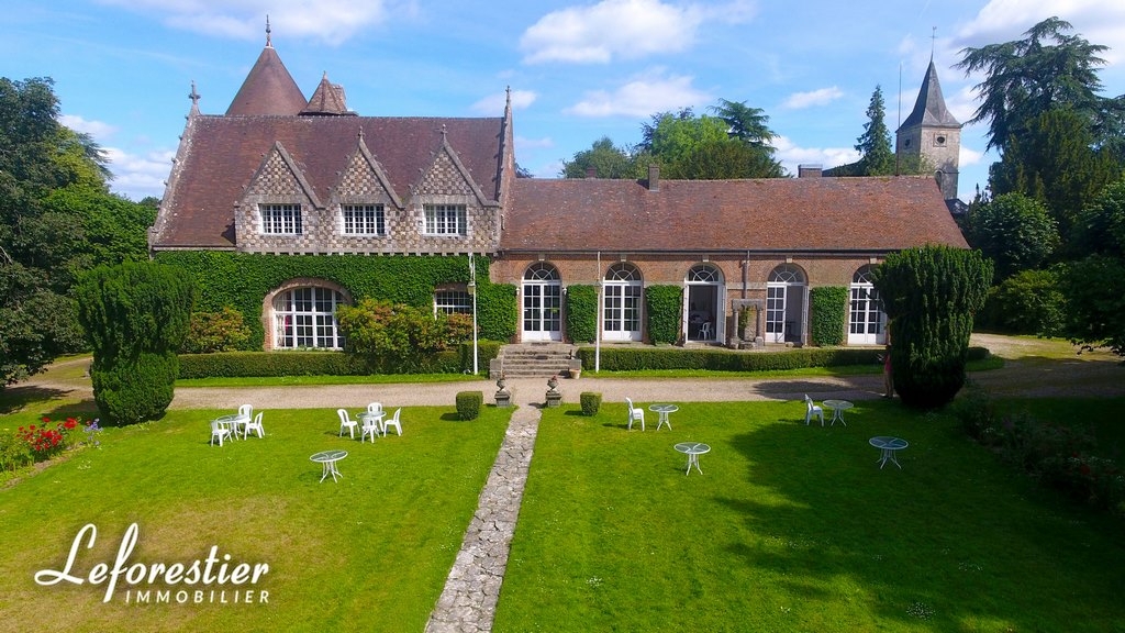 Manoir de style néo-flamand entouré d'un parc exceptionnel à vendre