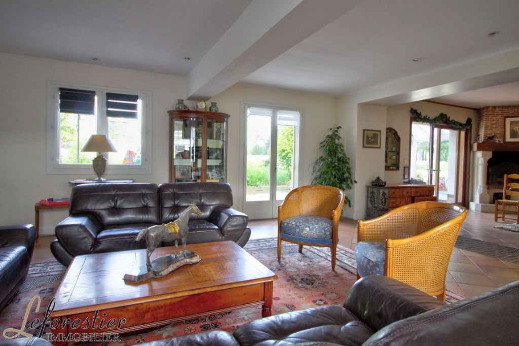 Centre équestre 19 ha en vente bel investissement dans la région de Forges-Les-Eaux à la frontière de la Normandie et des Hauts de France