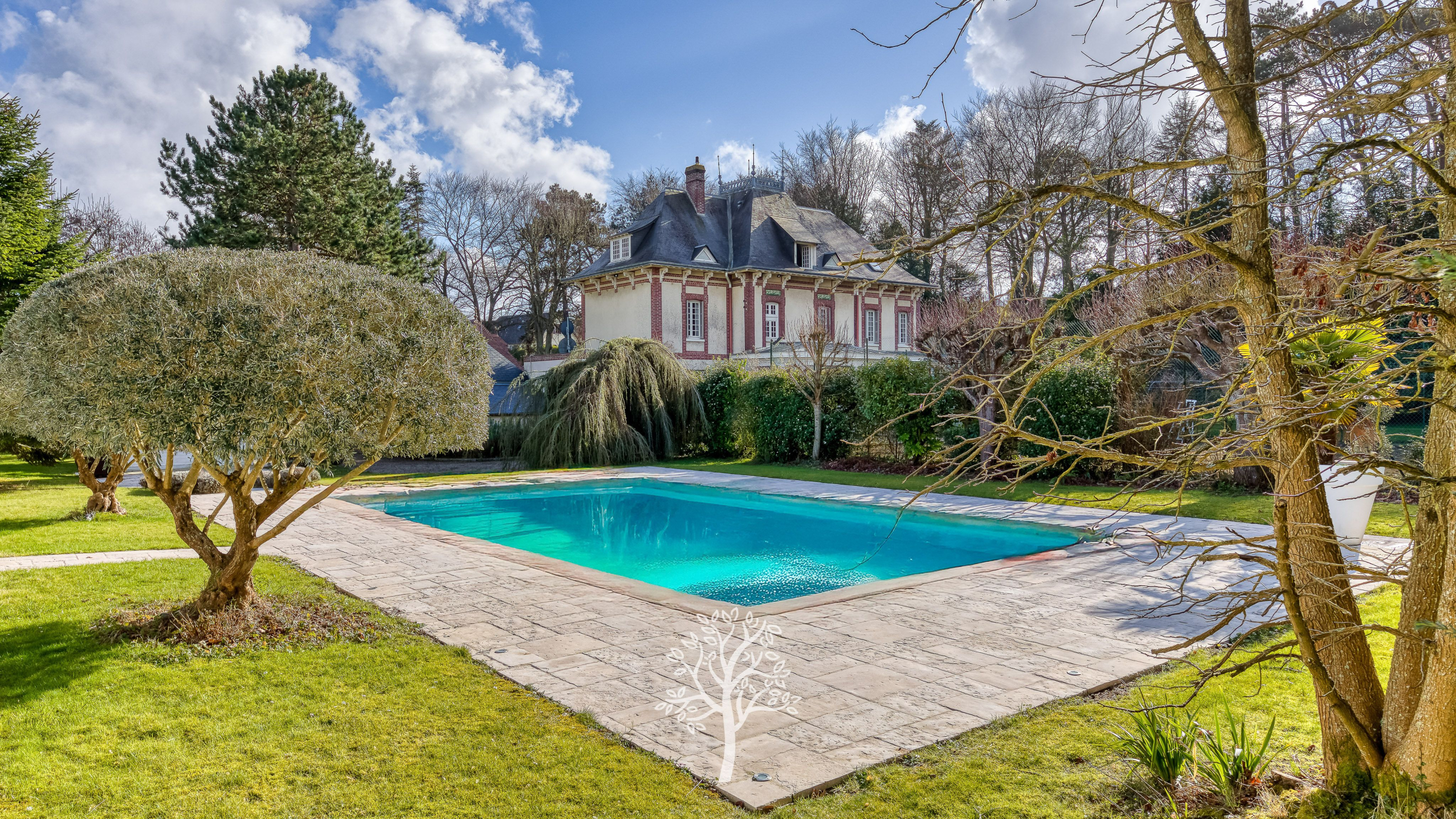 Villa d’exception du XIXe avec piscine et dépendances – Fécamp